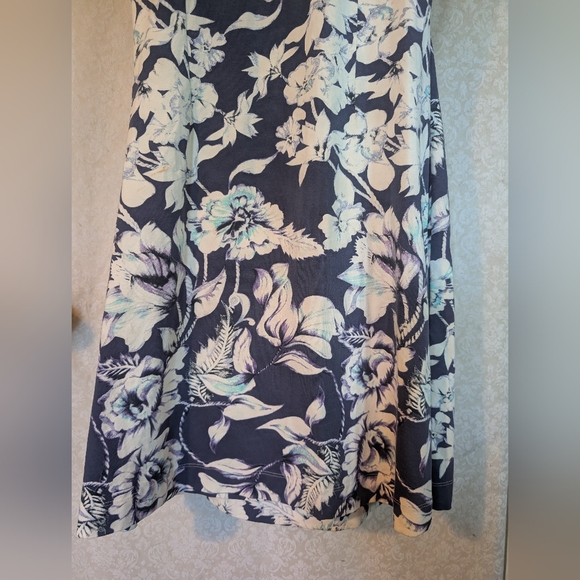 Soft Surroundings Faux Wrap Floral Dress Sz. Medium - Picture 10 of 10